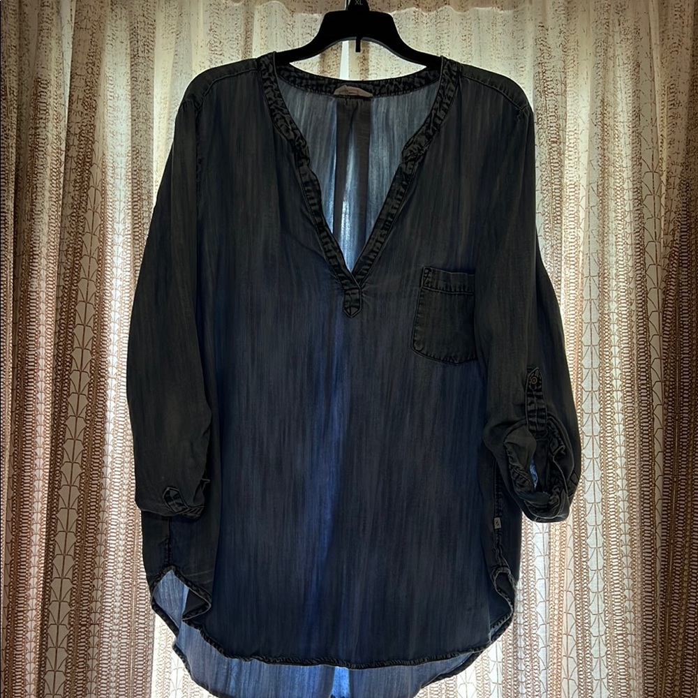 Lou & Grey Denim Blue Top